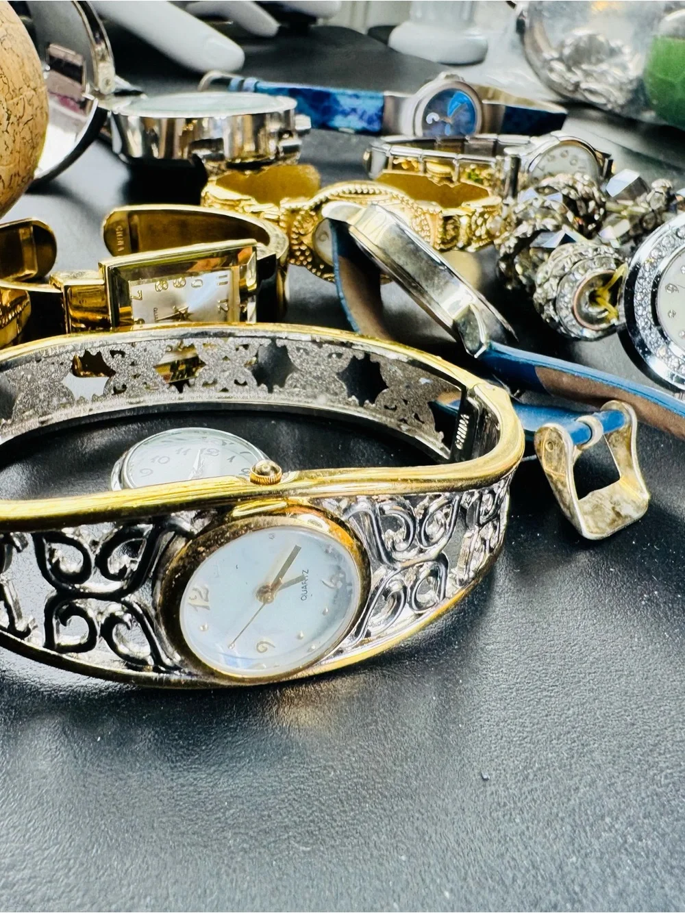 Lot Women's Assorted Watch Untested
